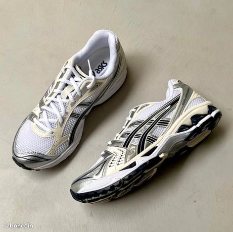 ASICS SPORT