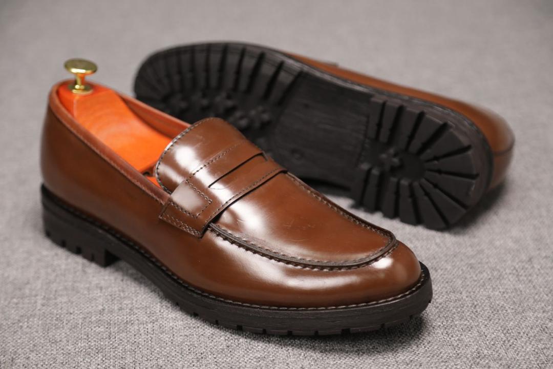 SOULIER EN CUIR