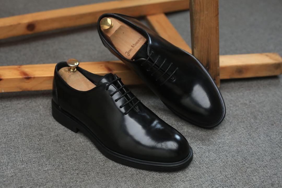 SOULIER EN CUIR