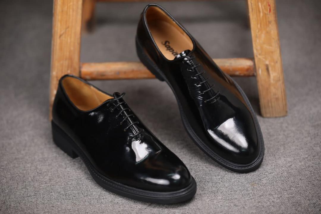 SOULIER EN CUIR