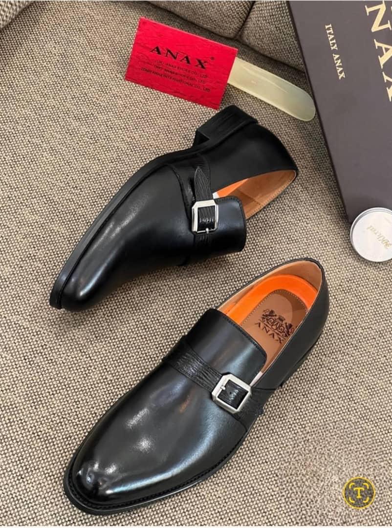 SOULIER EN CUIR