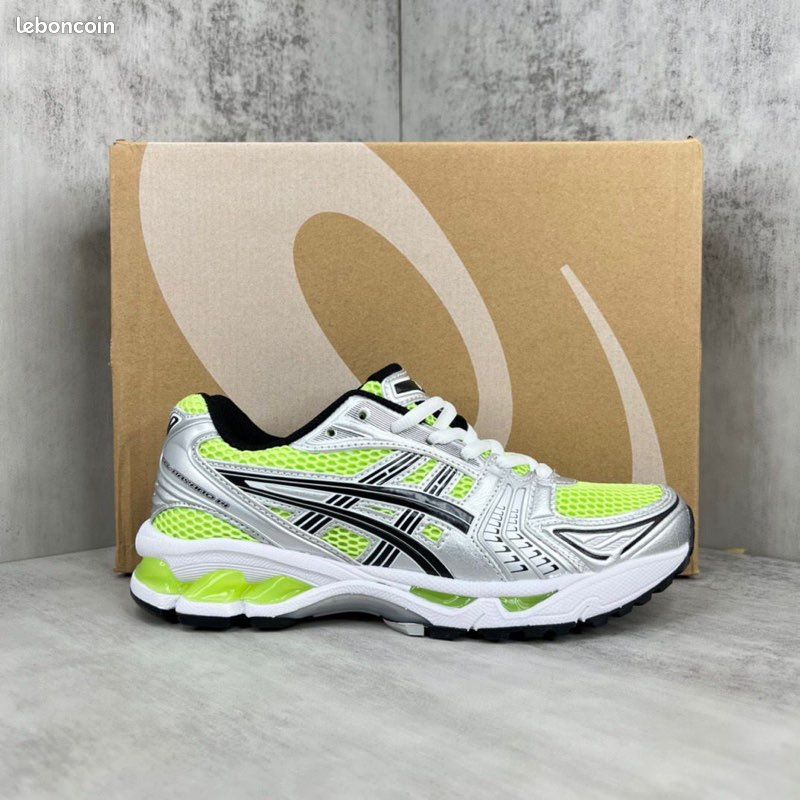 ASICS SPORT